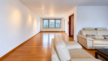 Instapklare woning met ruime garage in het centrum van Oostkamp