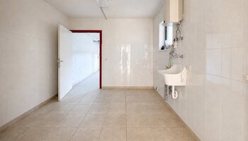 Instapklare woning met ruime garage in het centrum van Oostkamp
