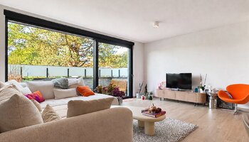 Appartement de 2 chambres à coucher nouvellement construit avec terrasse orientée au sud