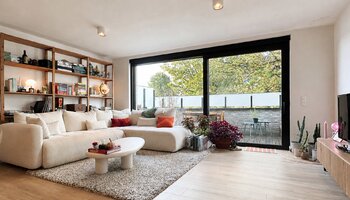 Appartement de 2 chambres à coucher nouvellement construit avec terrasse orientée au sud