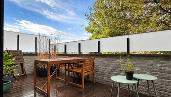 Appartement de 2 chambres à coucher nouvellement construit avec terrasse orientée au sud
