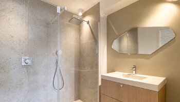 Prachtig gerenoveerd 3-SLK appartement gelegen op de Lippenslaan