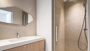 Prachtig gerenoveerd 3-SLK appartement gelegen op de Lippenslaan