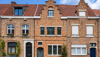 Authentieke Brugse woning met 3 slaapkamers en zonnige tuin