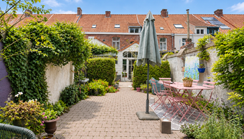 Authentieke Brugse woning met 3 slaapkamers en zonnige tuin